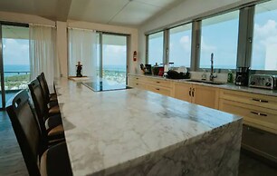 Beachside Getaway Suites