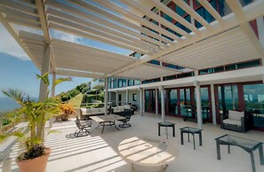 Beachside Getaway Suites