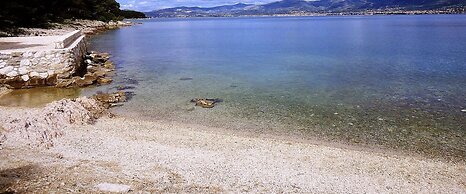 Apt Near Center w/ Terrace on top of the Building