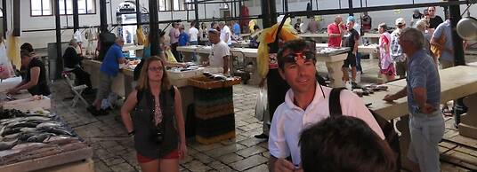 Apt Near Center w/ Terrace on top of the Building