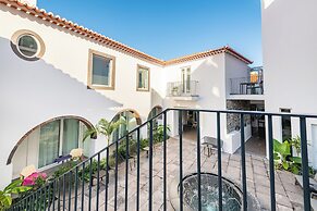 Pestana Fisherman Village