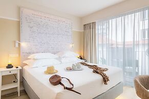 Pestana Fisherman Village