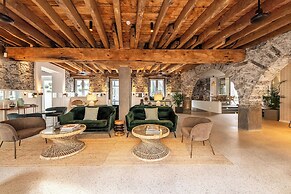 Pestana Fisherman Village