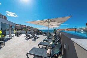 Pestana Fisherman Village