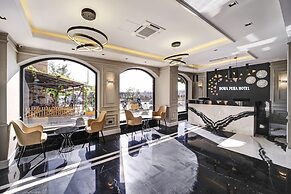 Dora Pera Hotel
