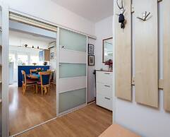 Apt in Center, With Massage Chair