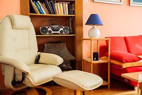 Apt in Center, With Massage Chair