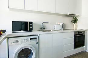 Phaedrus Living: Seaside Luxury Flat Athina 113