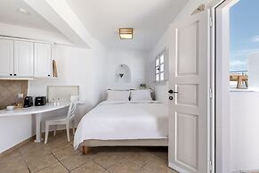 Calderas Hug & Panoramic Sea View Suites