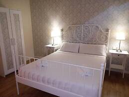 Hostal Lumine Suites by gaiarooms