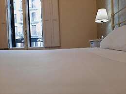 Hostal Lumine Suites by gaiarooms