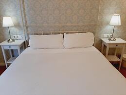 Hostal Lumine Suites by gaiarooms