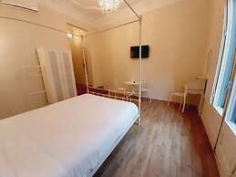 Hostal Lumine Suites by gaiarooms