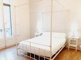 Hostal Lumine Suites by gaiarooms