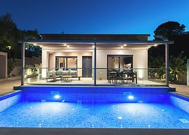Amelia Residence