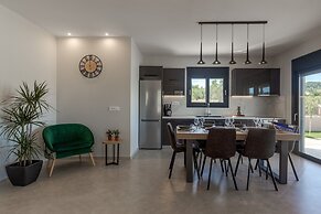 Amelia Residence