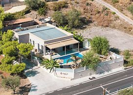 Amelia Residence