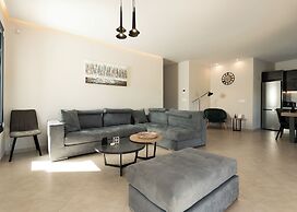 Amelia Residence