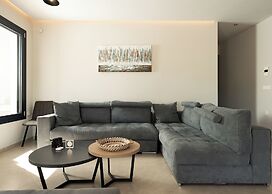 Amelia Residence