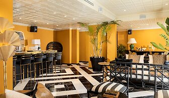 Beach Hotel by Zvieli Hotels