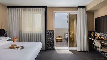 Beach Hotel by Zvieli Hotels