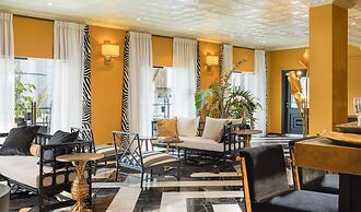 Beach Hotel by Zvieli Hotels