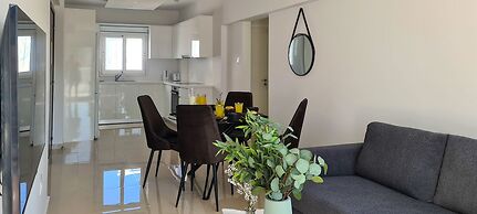 Phaedrus Living: Seaside Luxury Flat Lighthouse 65