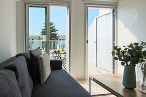 Phaedrus Living: Seaside Luxury Flat Lighthouse 65