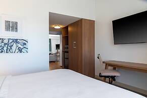 Element Dallas Richardson