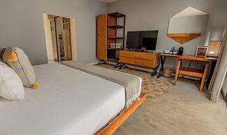 Hotel Unknown