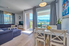 Luxury Seaside Apartment by Litto