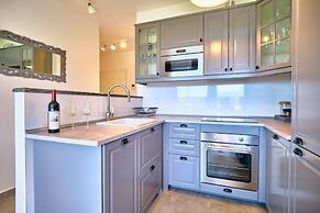 Luxury Seaside Apartment by Litto