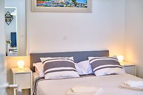 Luxury Seaside Apartment by Litto