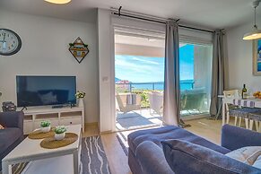 Luxury Seaside Apartment by Litto