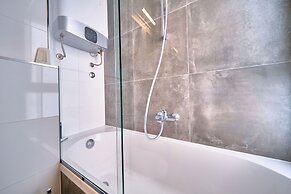 Luxury Seaside Apartment by Litto