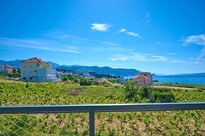 Luxury Seaside Apartment by Litto