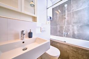 Luxury Seaside Apartment by Litto