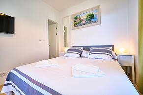 Luxury Seaside Apartment by Litto