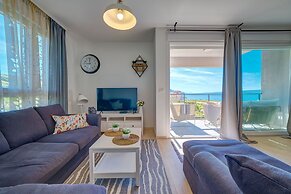 Luxury Seaside Apartment by Litto