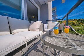 Luxury Seaside Apartment by Litto