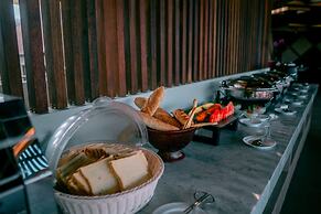 Royal Regantris Trawangan