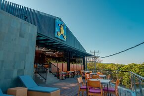 Royal Regantris Trawangan