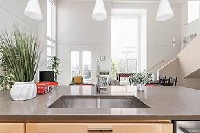 TWO Modern Penthouses on Mass by CozySuites