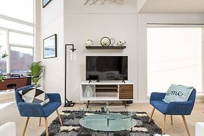 TWO Modern Penthouses on Mass by CozySuites