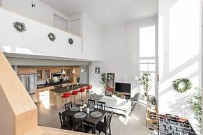 TWO Modern Penthouses on Mass by CozySuites