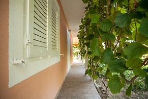 House With Large Garden, Right Next to the River