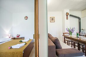 House With Large Garden, Right Next to the River