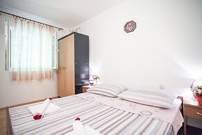 House With Large Garden, Right Next to the River