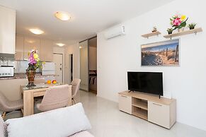 A1 - Modern apt With the Terrace & sea View