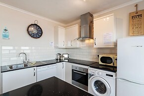 Mermaid Apartment - Sea Front Apartment With Views